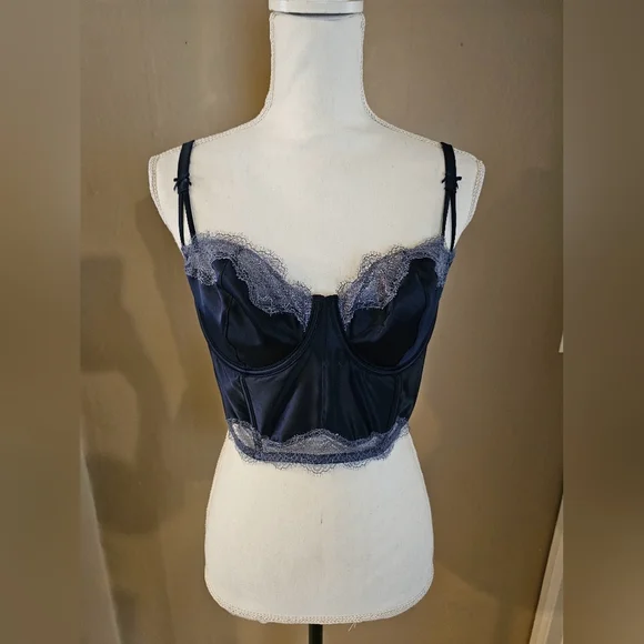 NWT Victoria's Secret Lace Balconet Bra - Picture 7 of 9